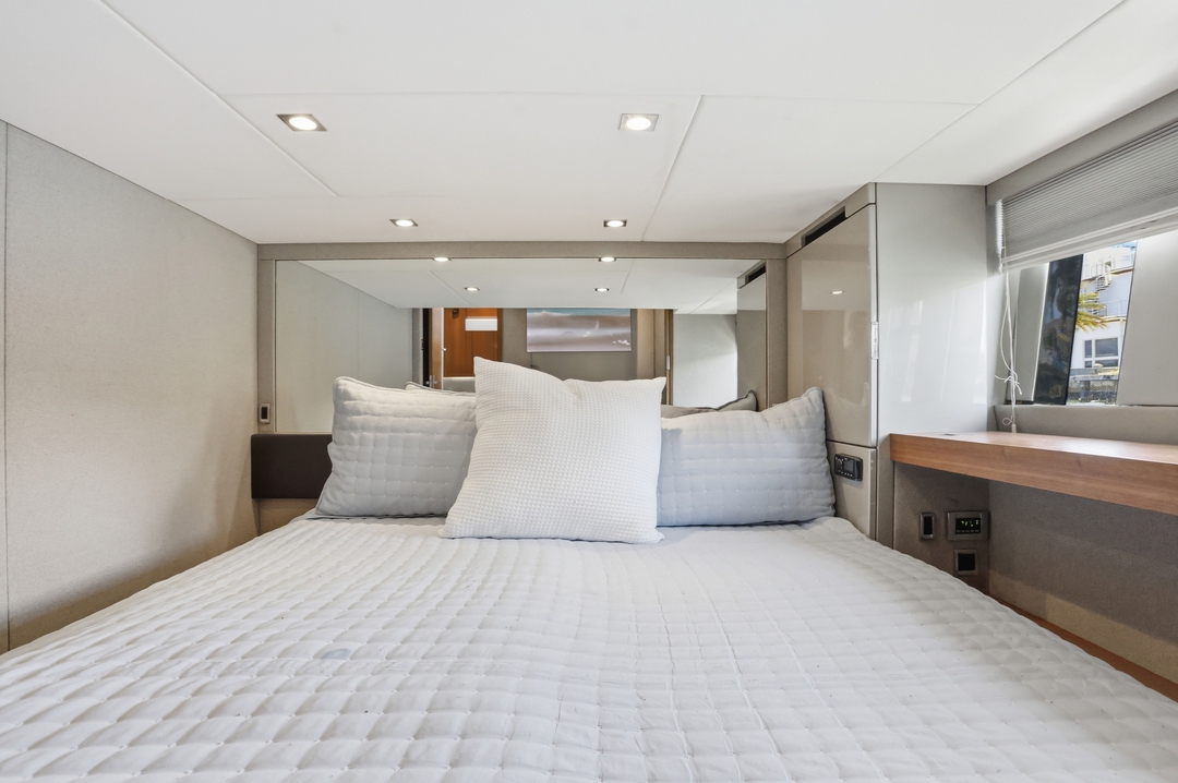 62' Fairline