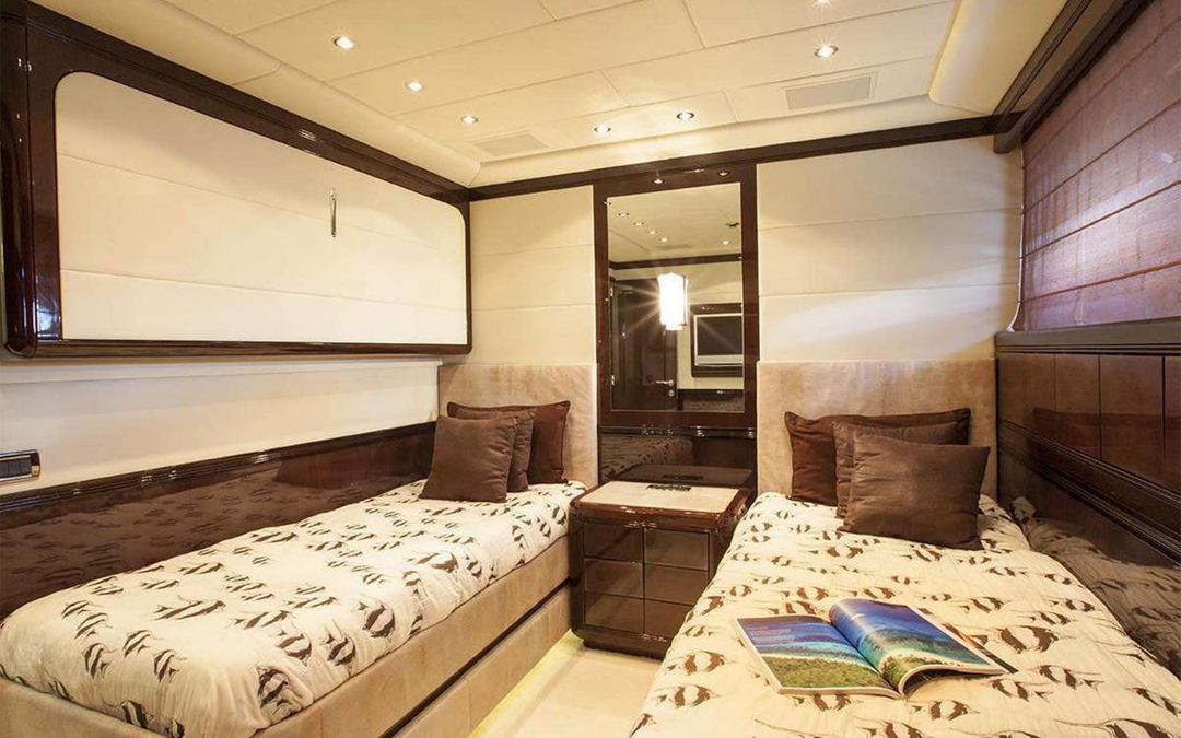 130' Mangusta