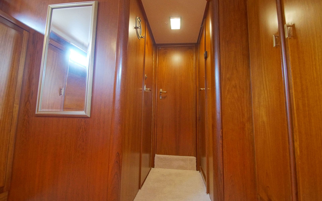 47' Super Van Craft