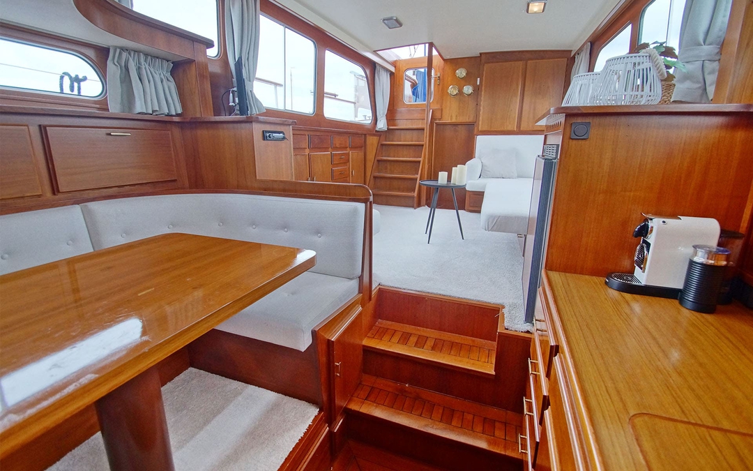 47' Super Van Craft