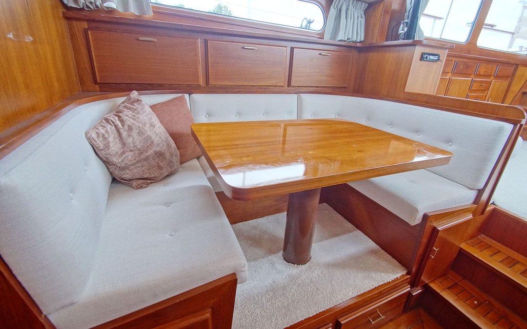 47' Super Van Craft