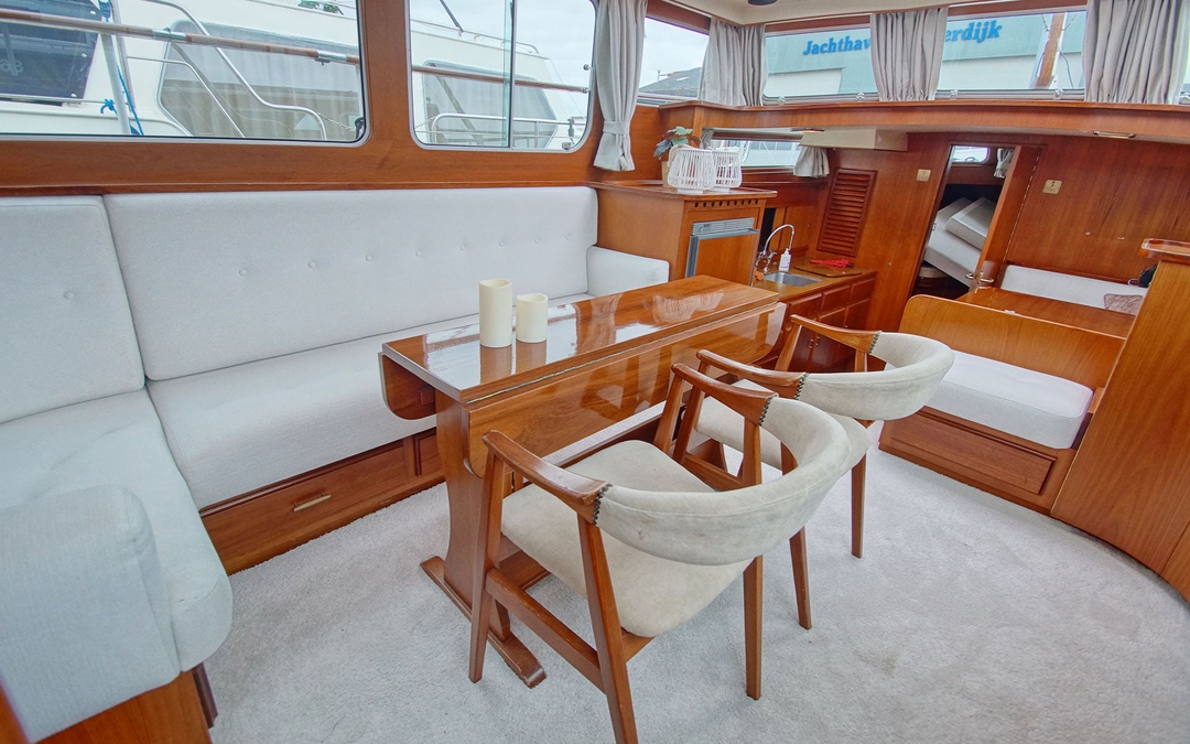 47' Super Van Craft