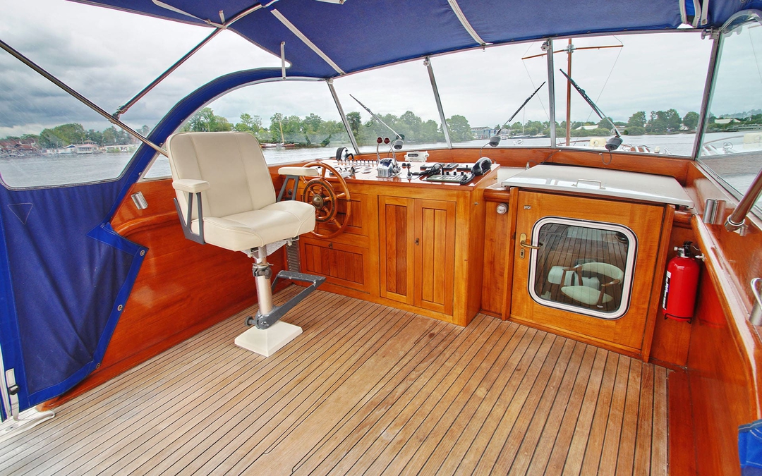 47' Super Van Craft