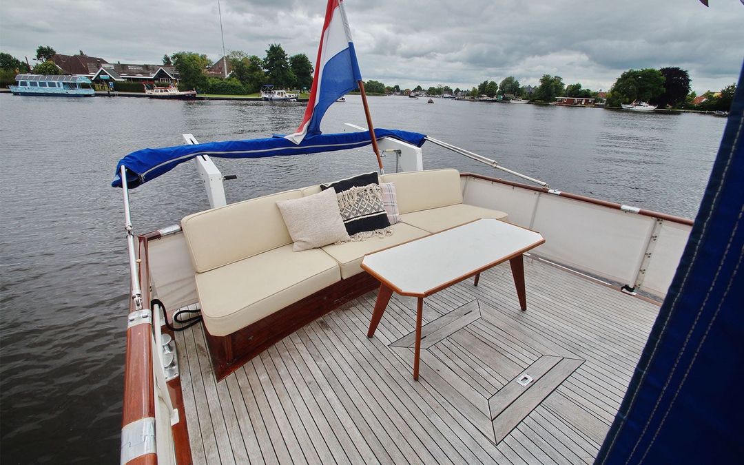 47' Super Van Craft