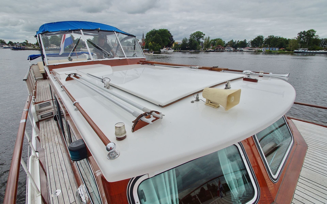 47' Super Van Craft