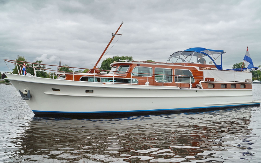 47' Super Van Craft