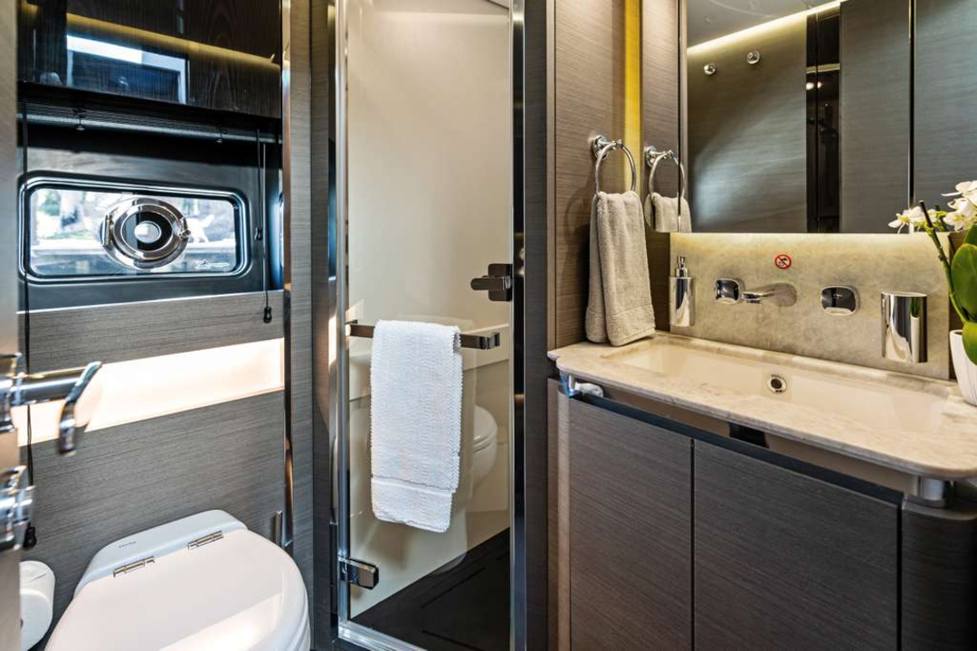 80' Azimut S8