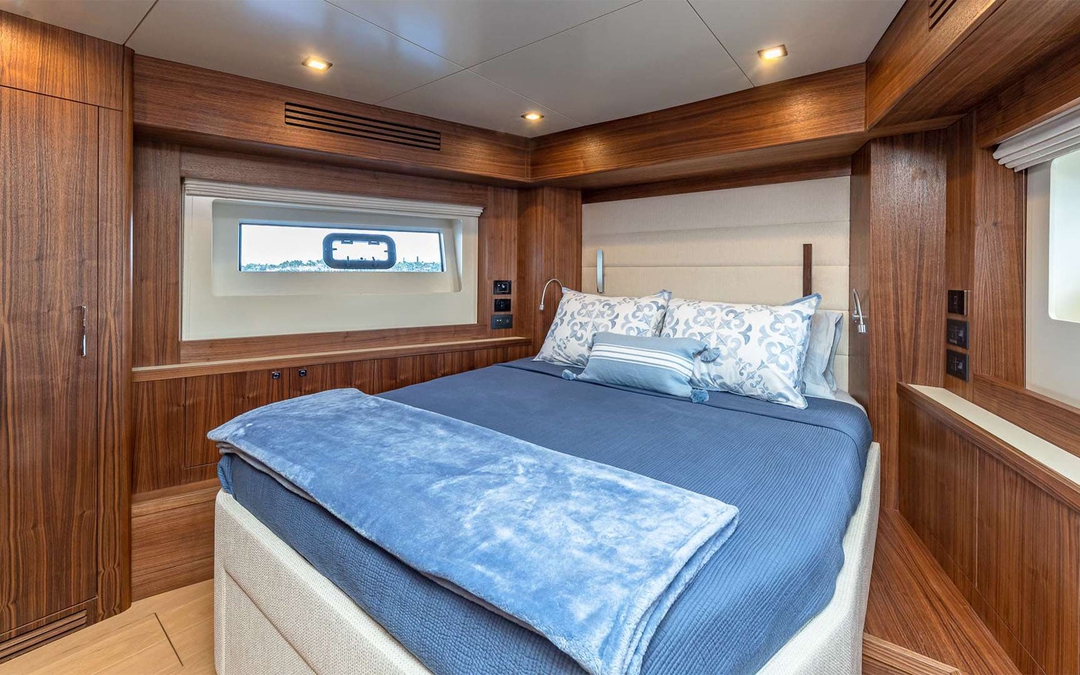 61' Sirena Flybridge
