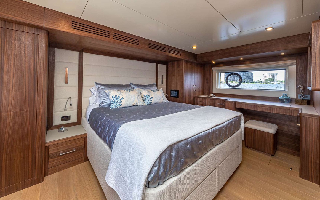 61' Sirena Flybridge