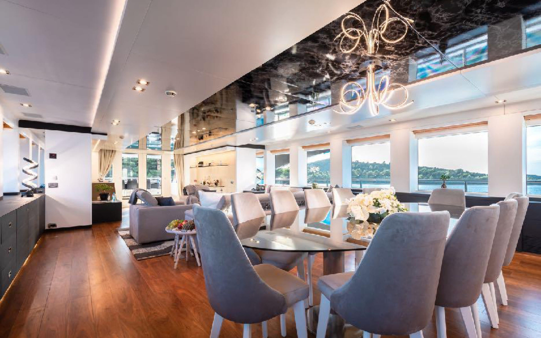 154' Benetti