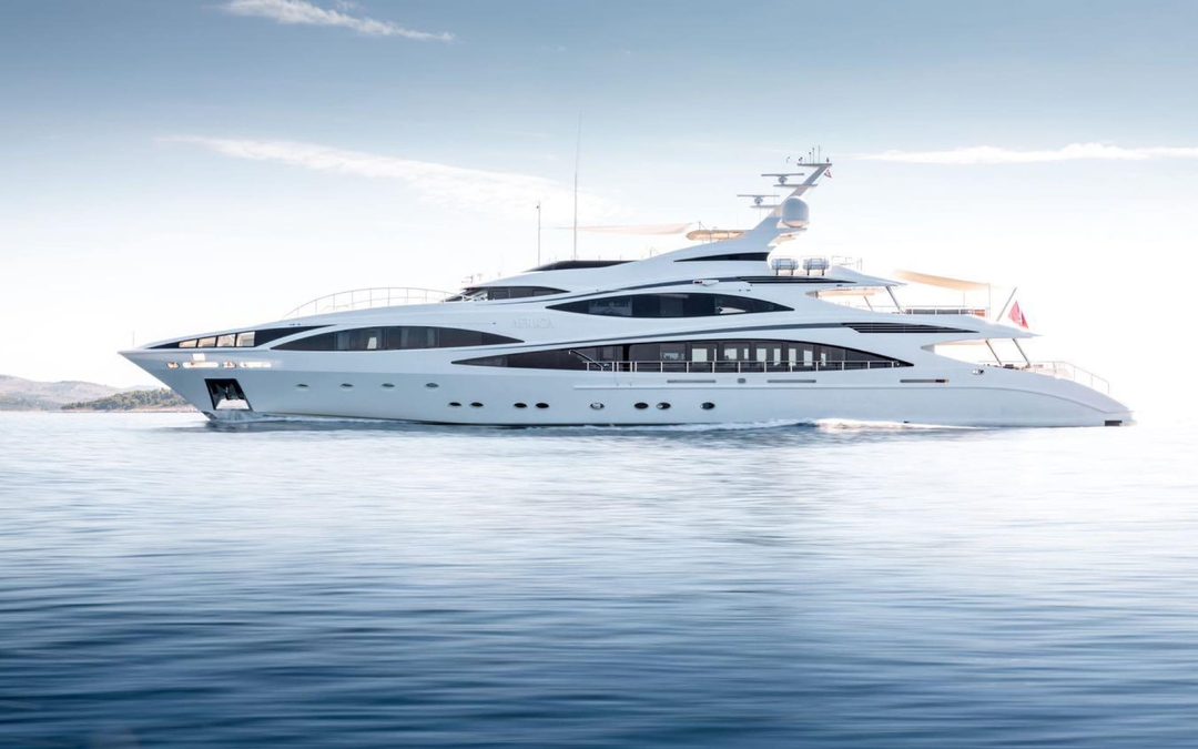 154' Benetti
