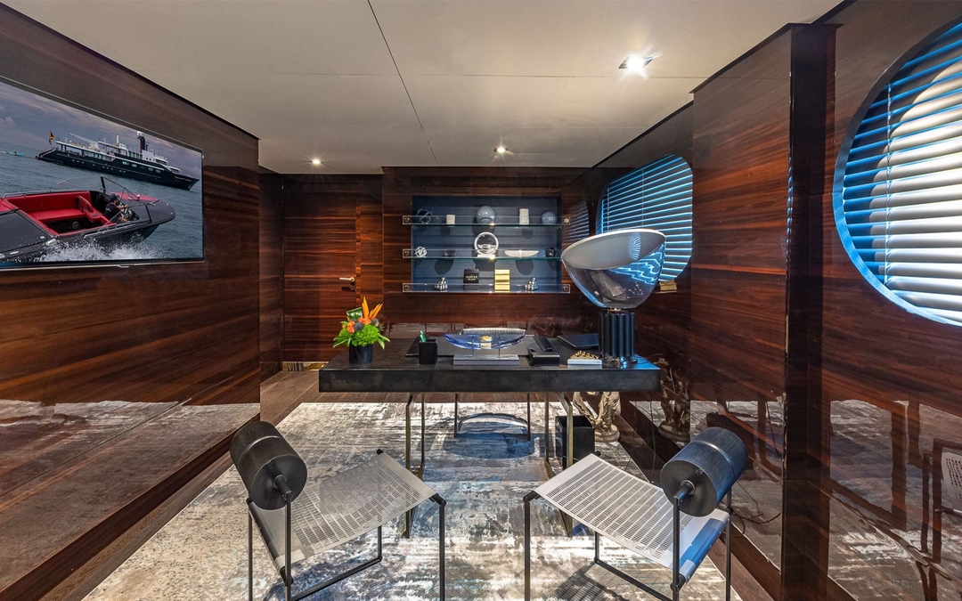162' Feadship