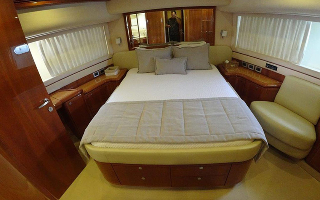83' Ferretti