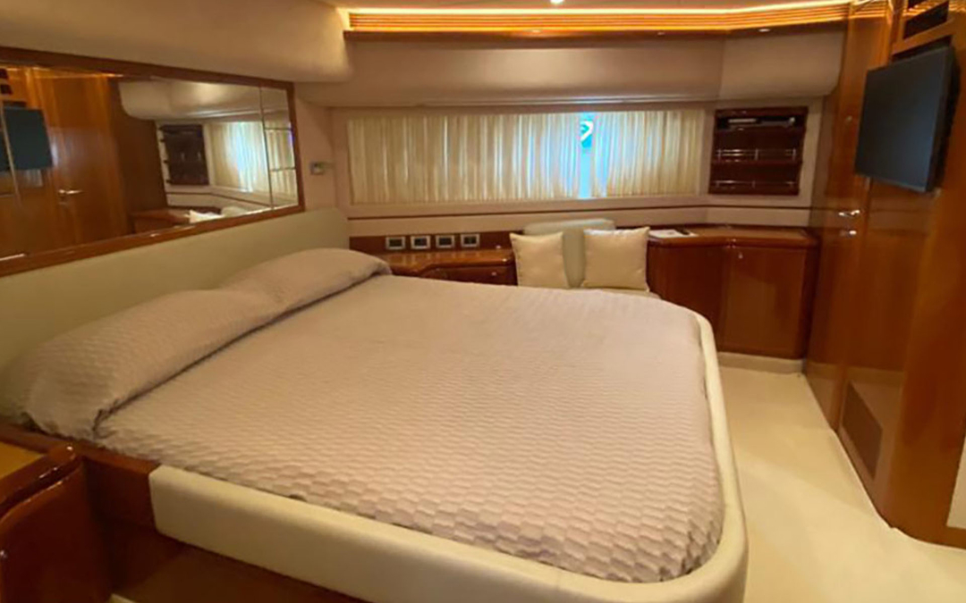 83' Ferretti