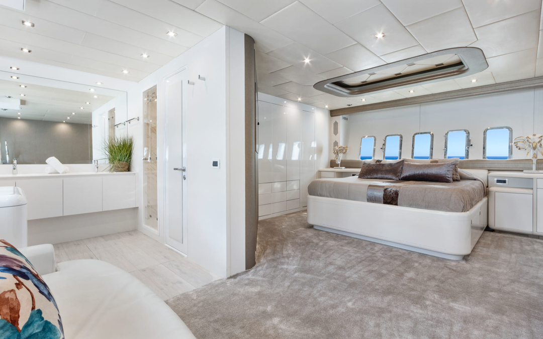 108' Mangusta