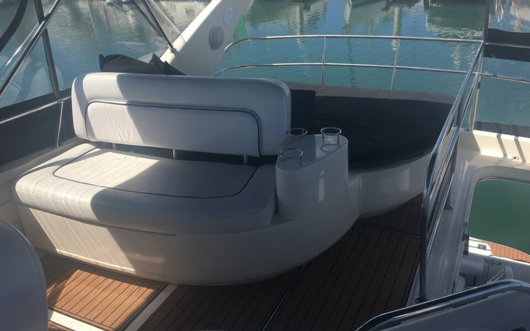 46' Maxum