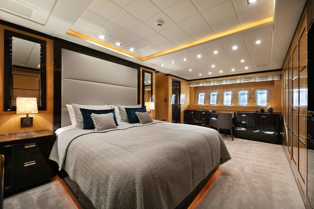 108' Mangusta