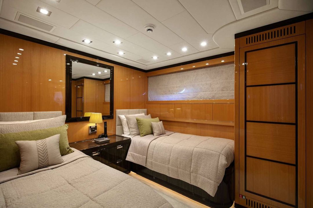 108' Mangusta