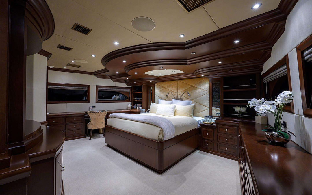 136' Intermarine Savannah