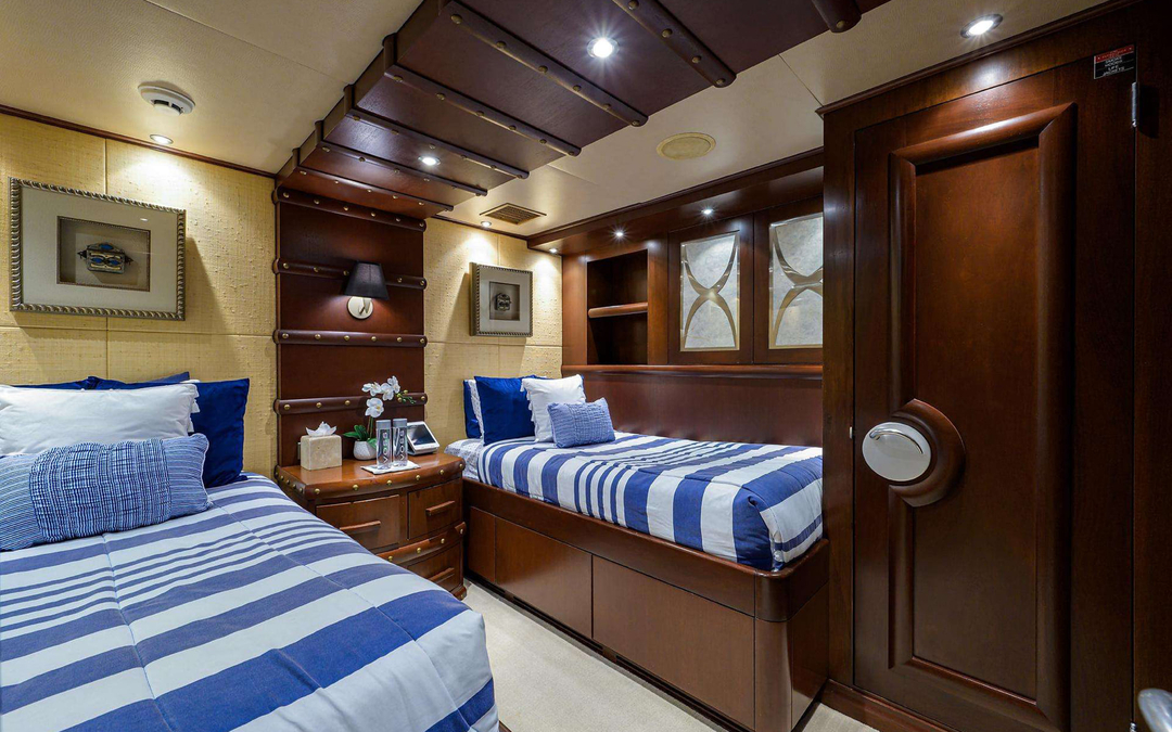 136' Intermarine Savannah