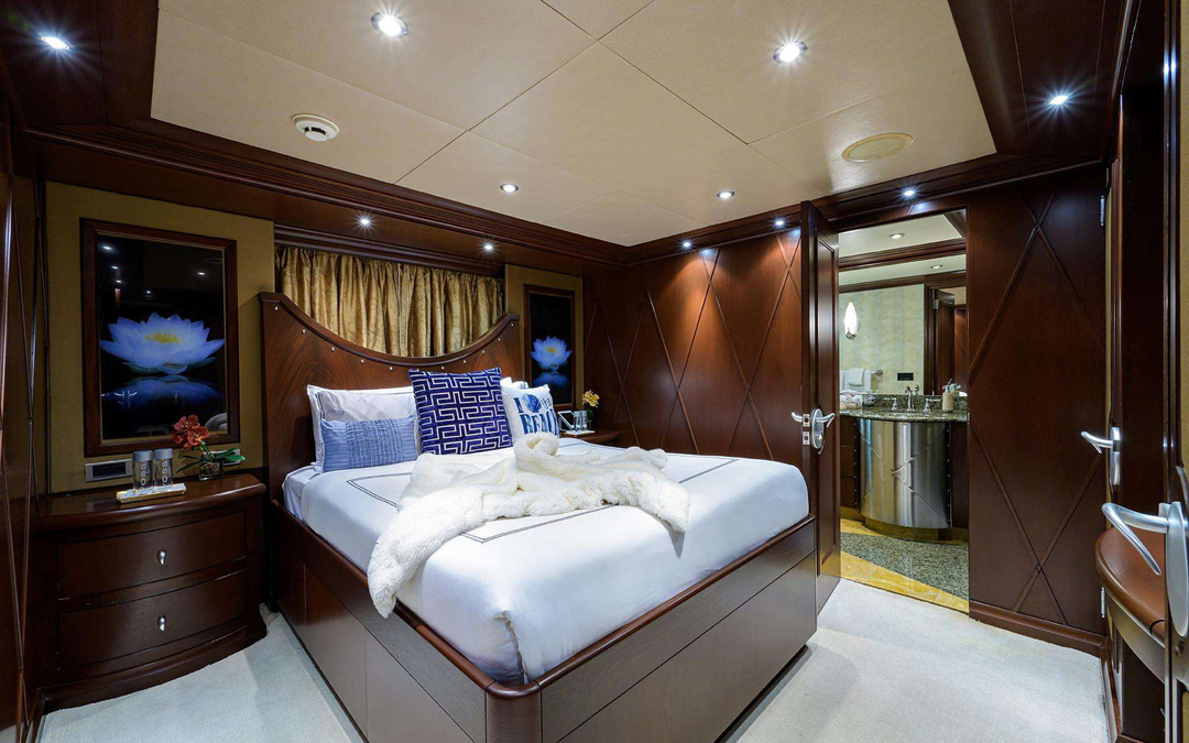 136' Intermarine Savannah