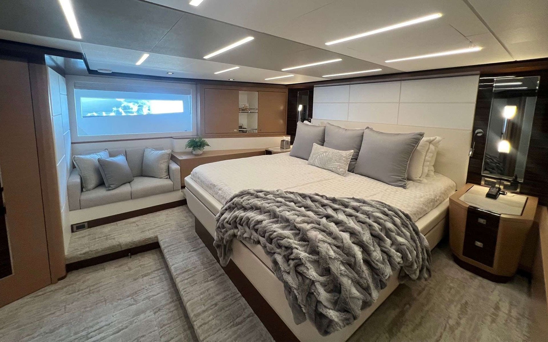 90' Ocean Alexander