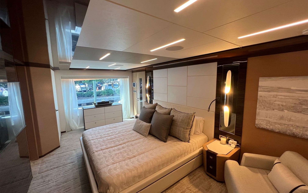 90' Ocean Alexander