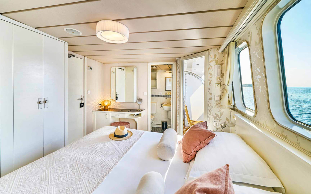 130' Botique Yacht