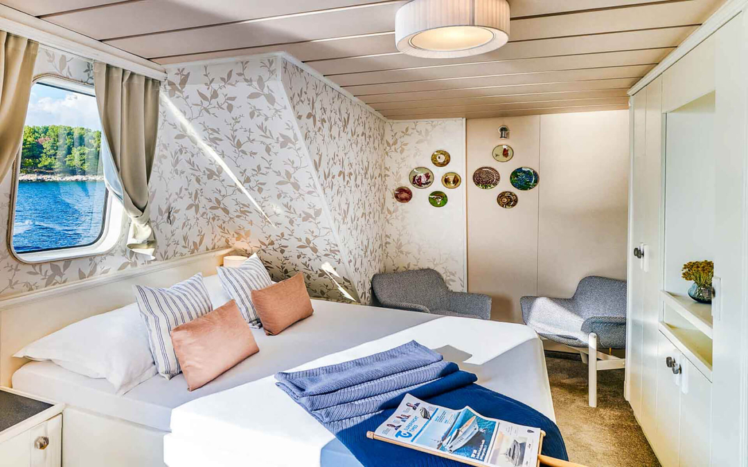 130' Botique Yacht