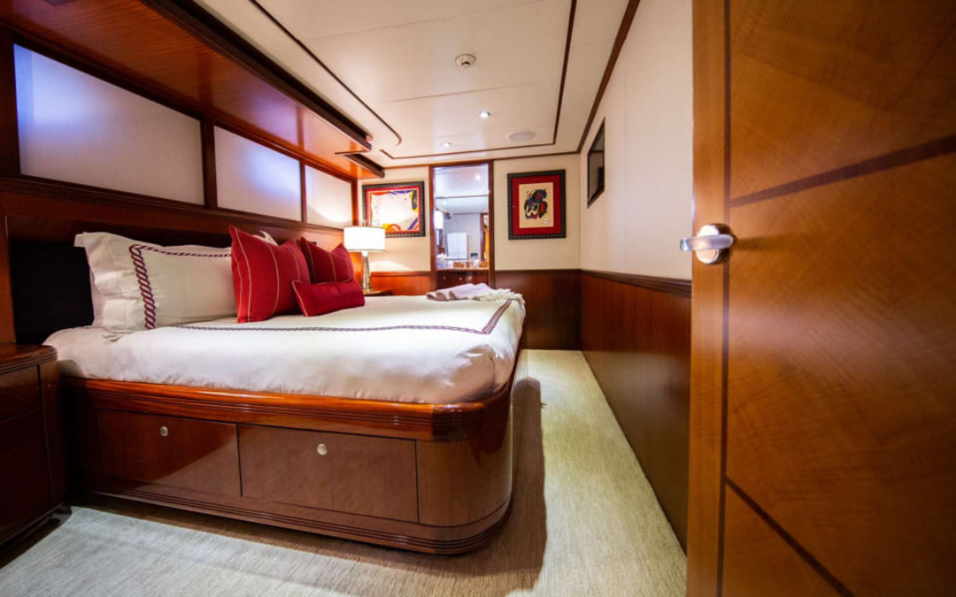 141' Ares Marine