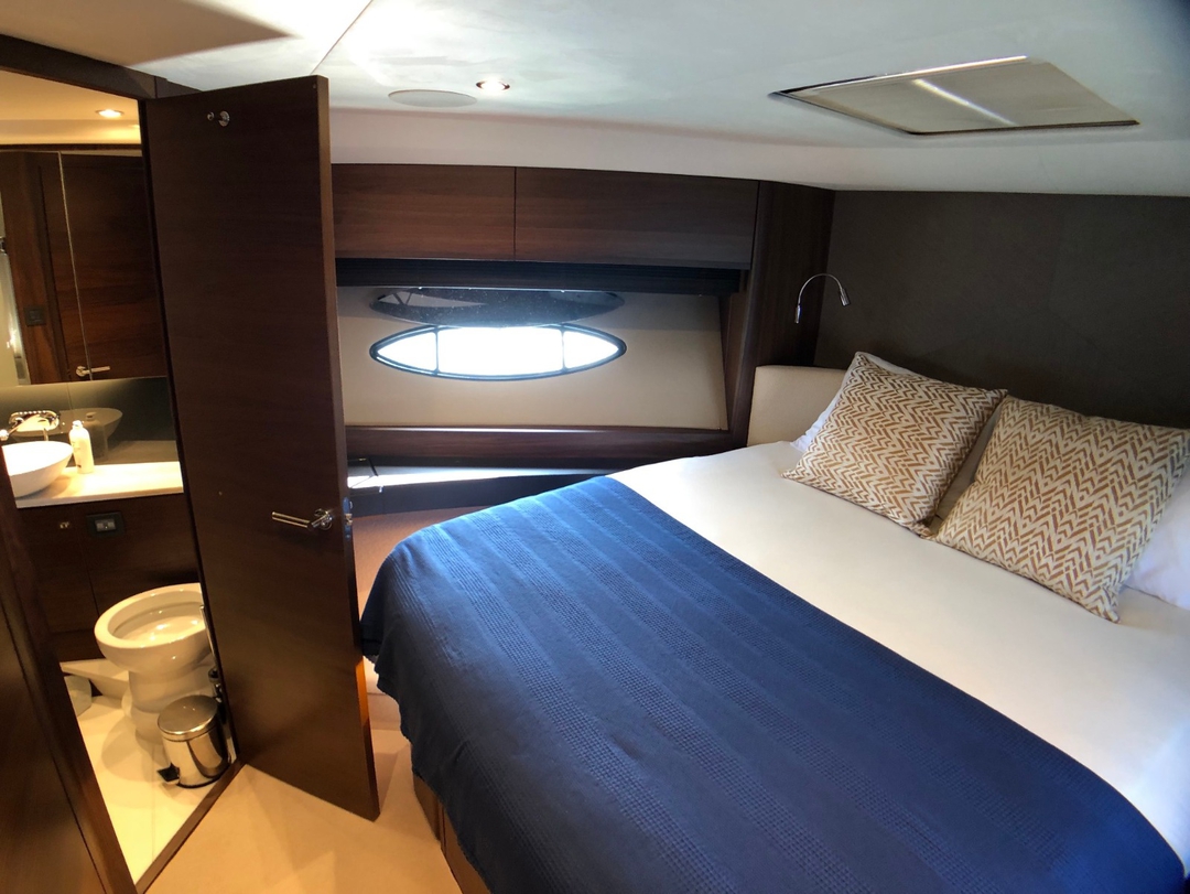 52' Princess Fly