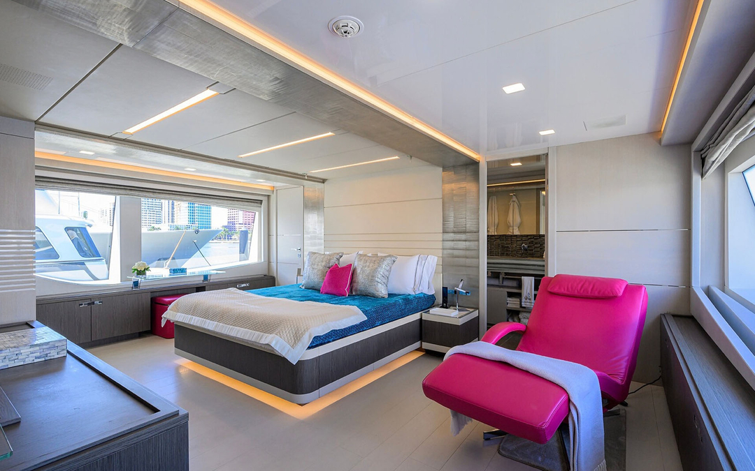 108' Ferretti