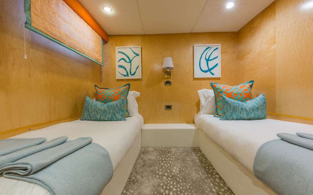 110' Broward