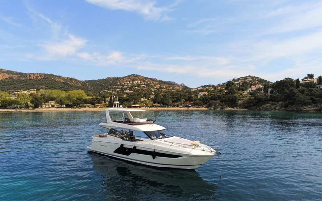 60' Jeanneau