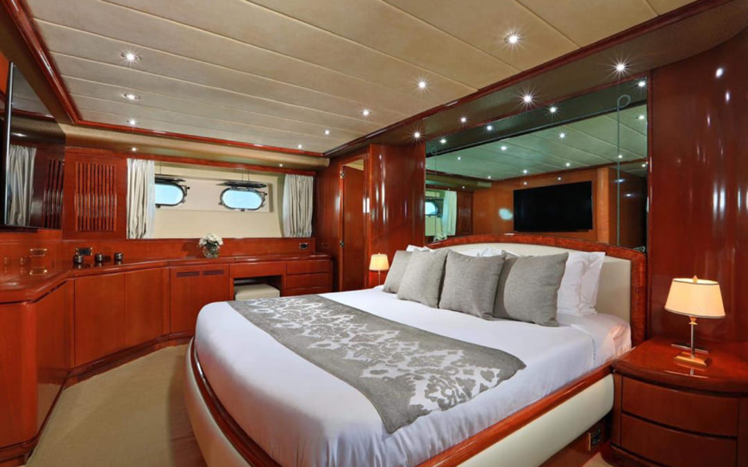 106' Falcon