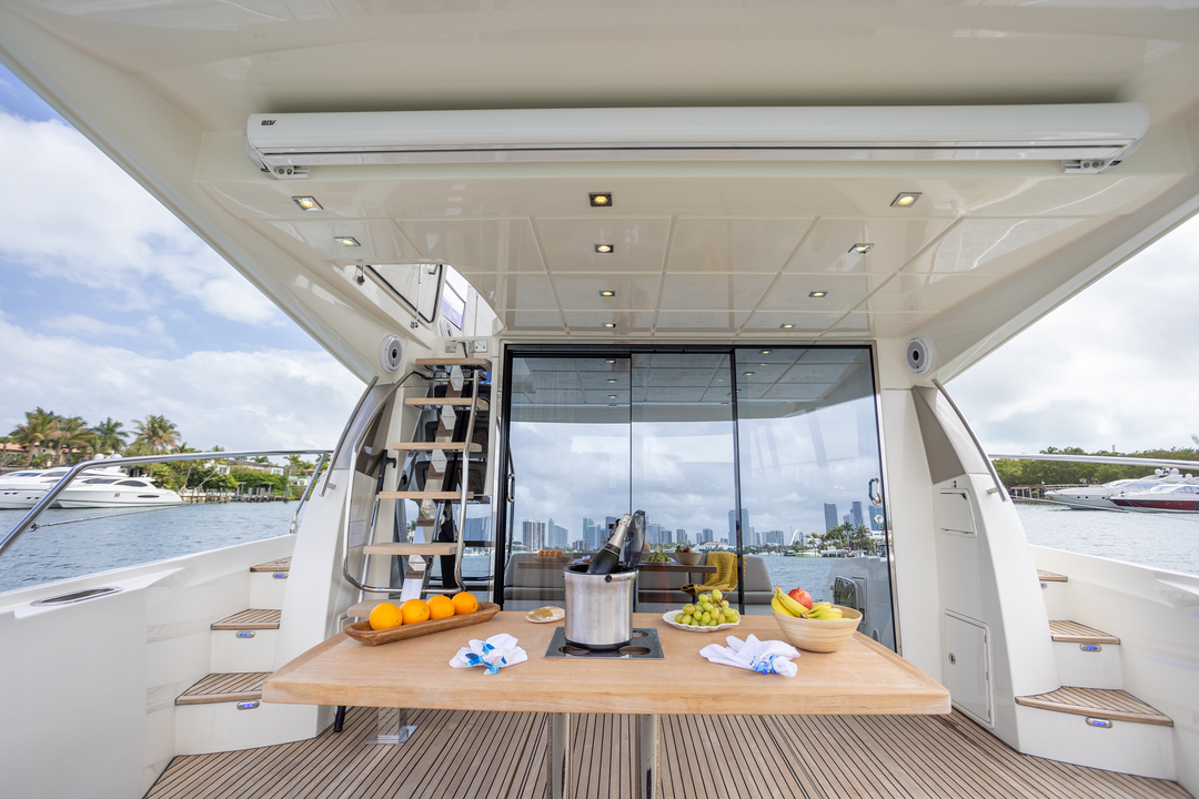 55' Prestige
