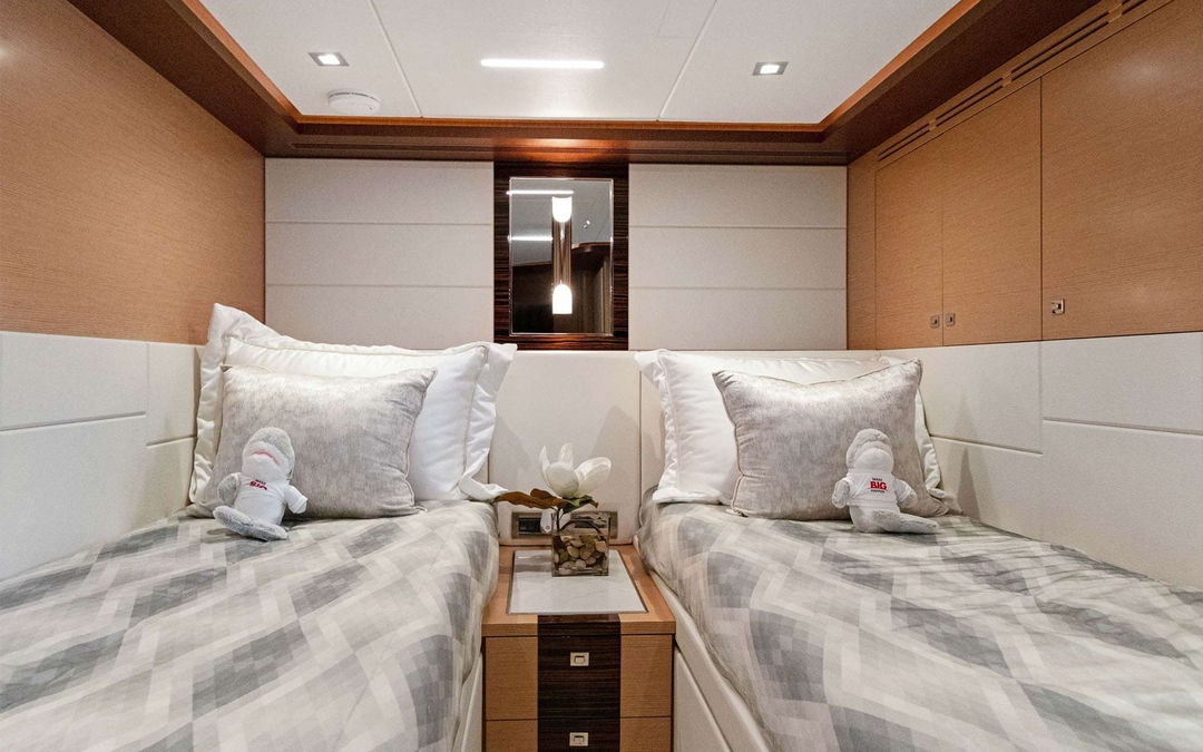 95' Ocean Alexander