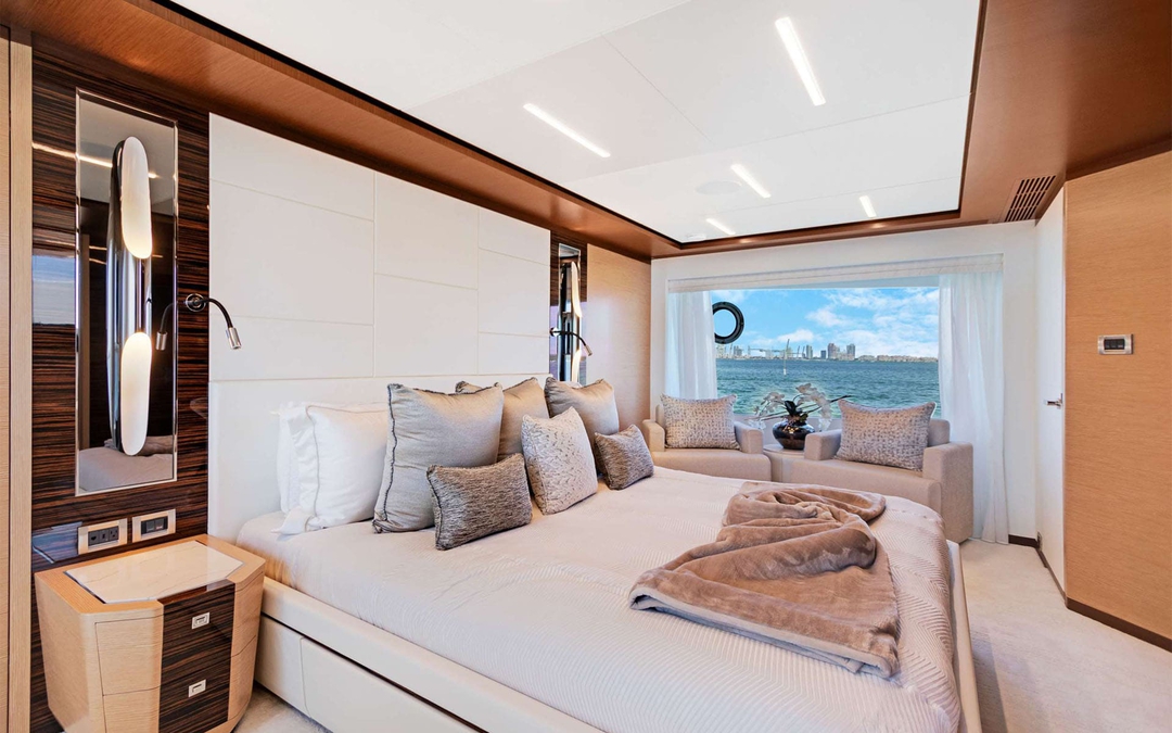 95' Ocean Alexander