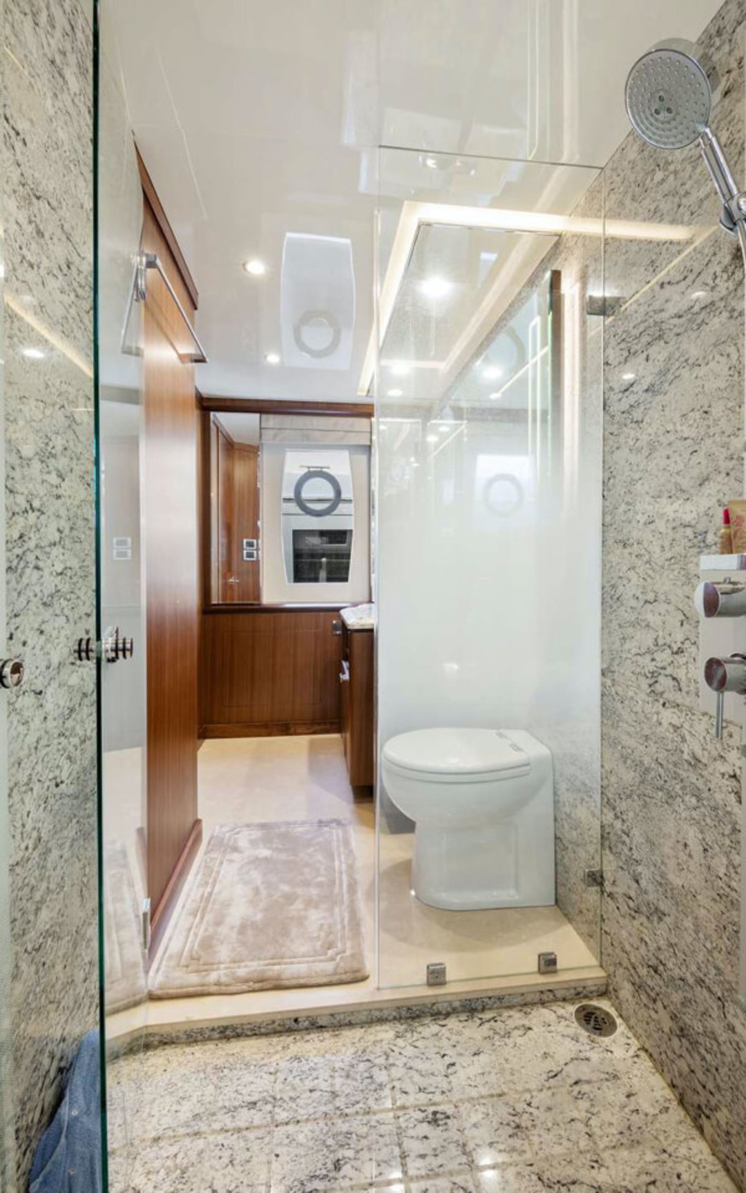 85' Ocean Alexander