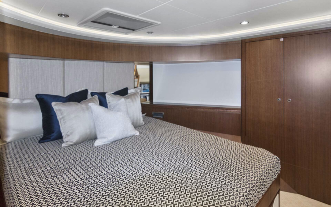 85' Ocean Alexander