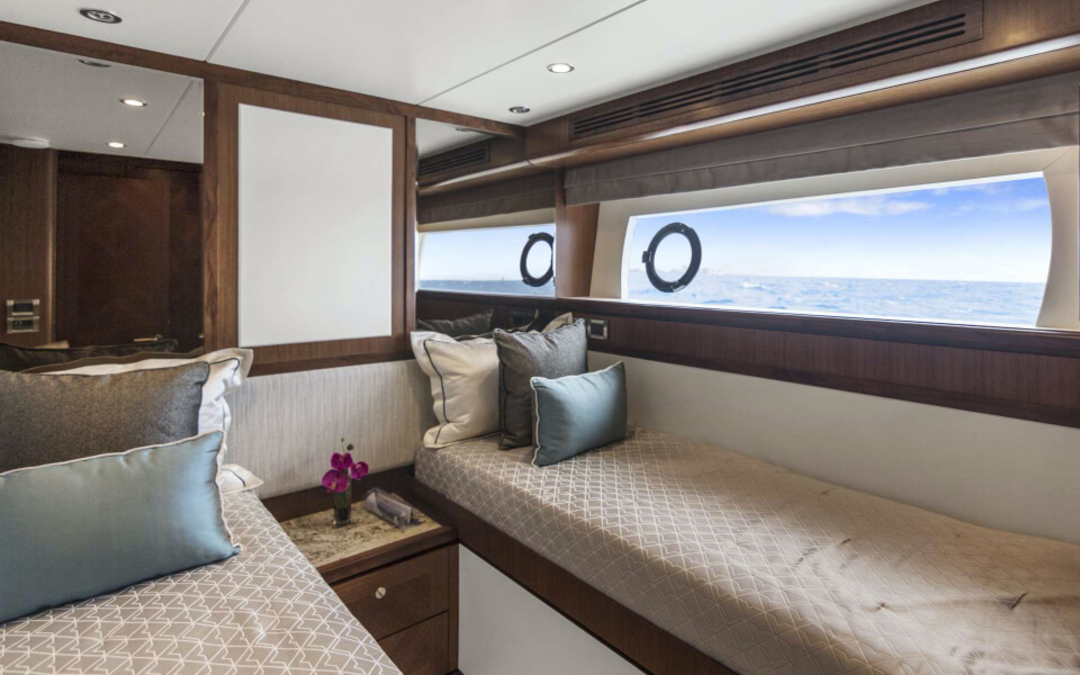 85' Ocean Alexander