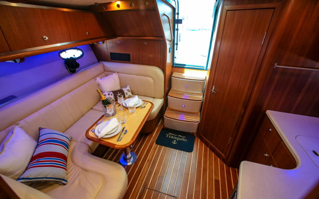 40' Tiara