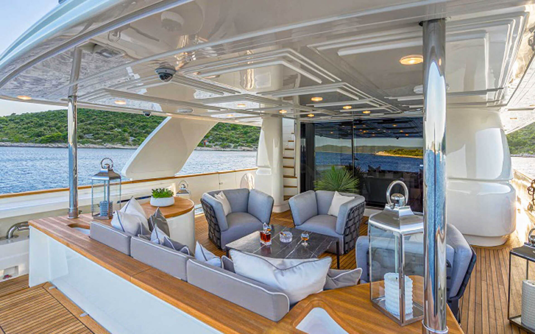 108' Ferretti Navetta