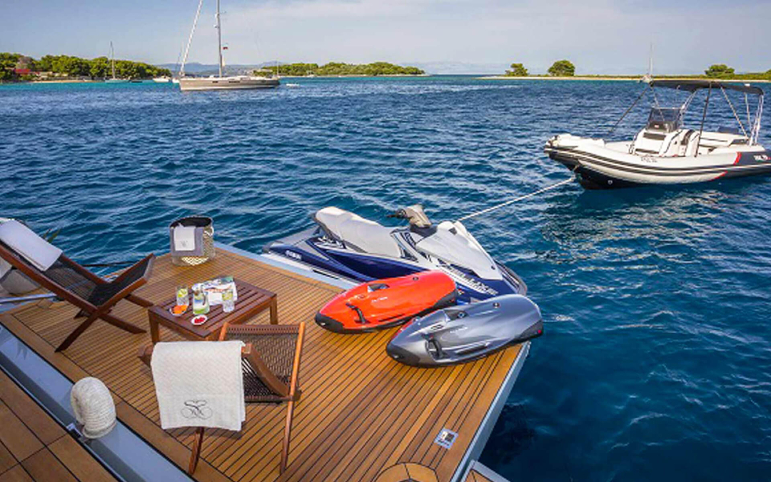 108' Ferretti Navetta