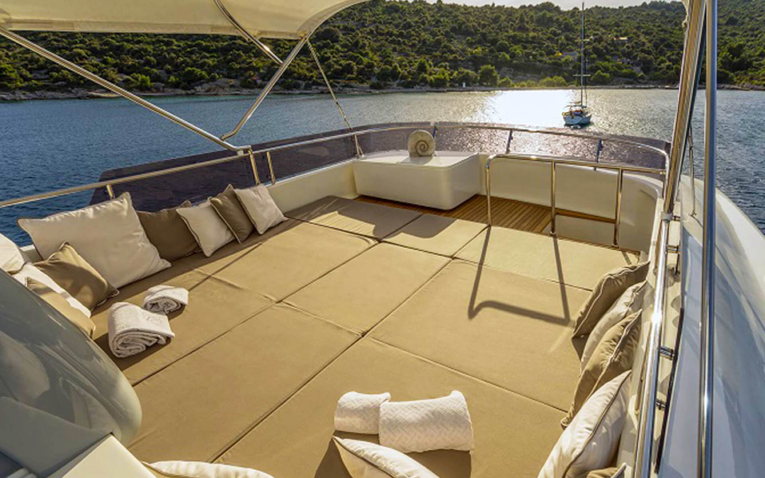 108' Ferretti Navetta