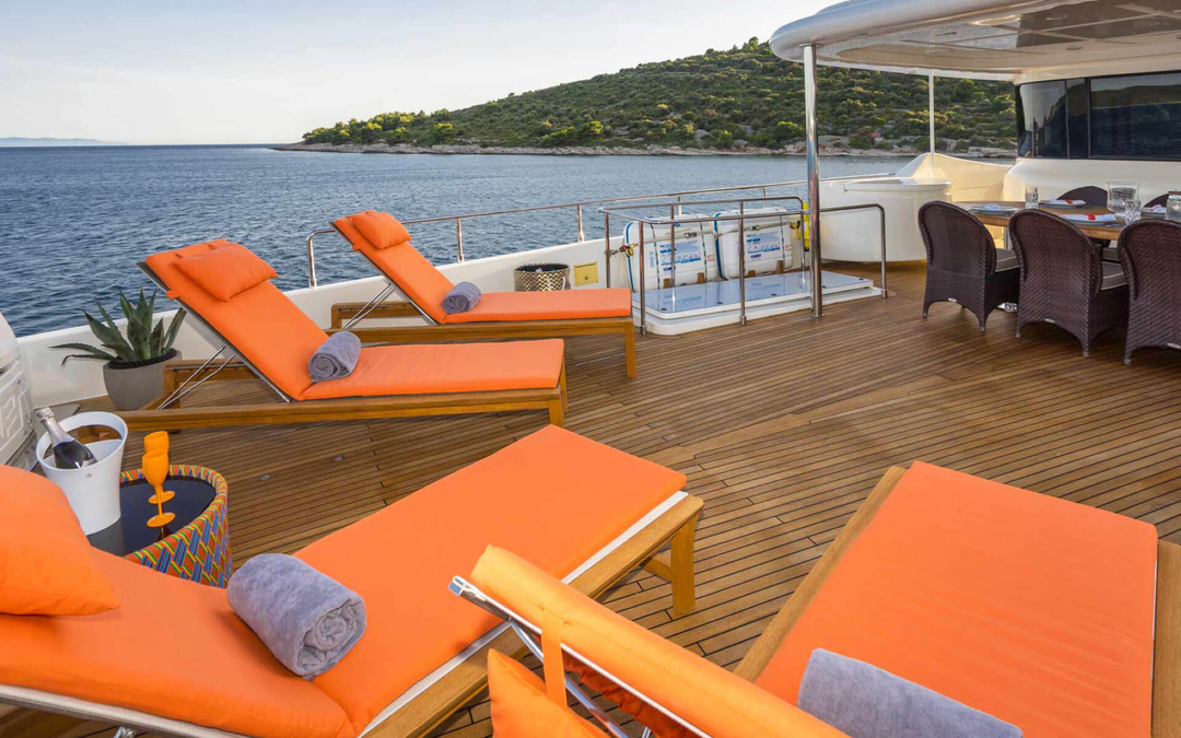 108' Ferretti Navetta