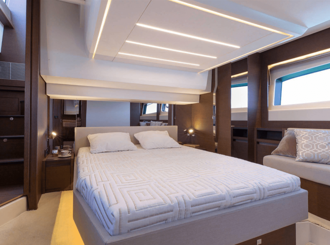 52' Prestige Fly