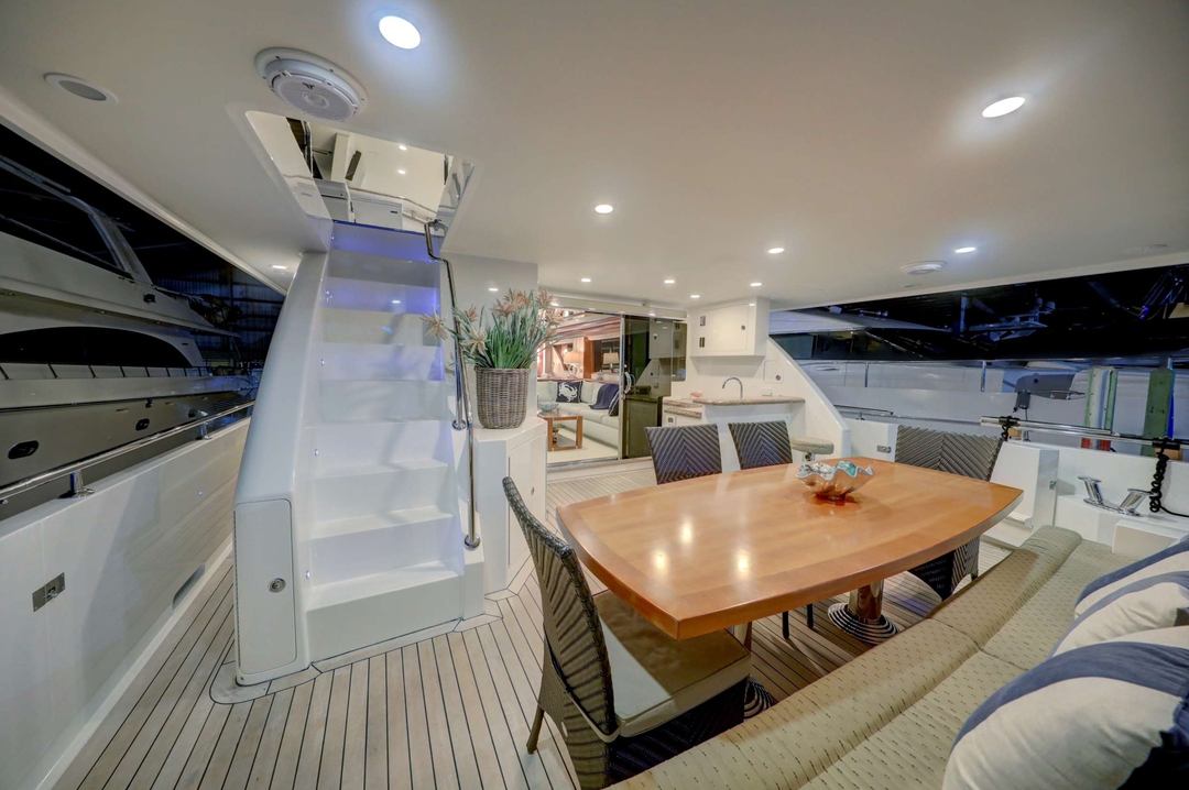 85' Ocean Alexander