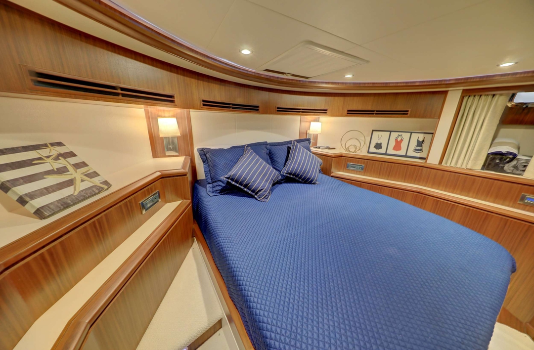 85' Ocean Alexander
