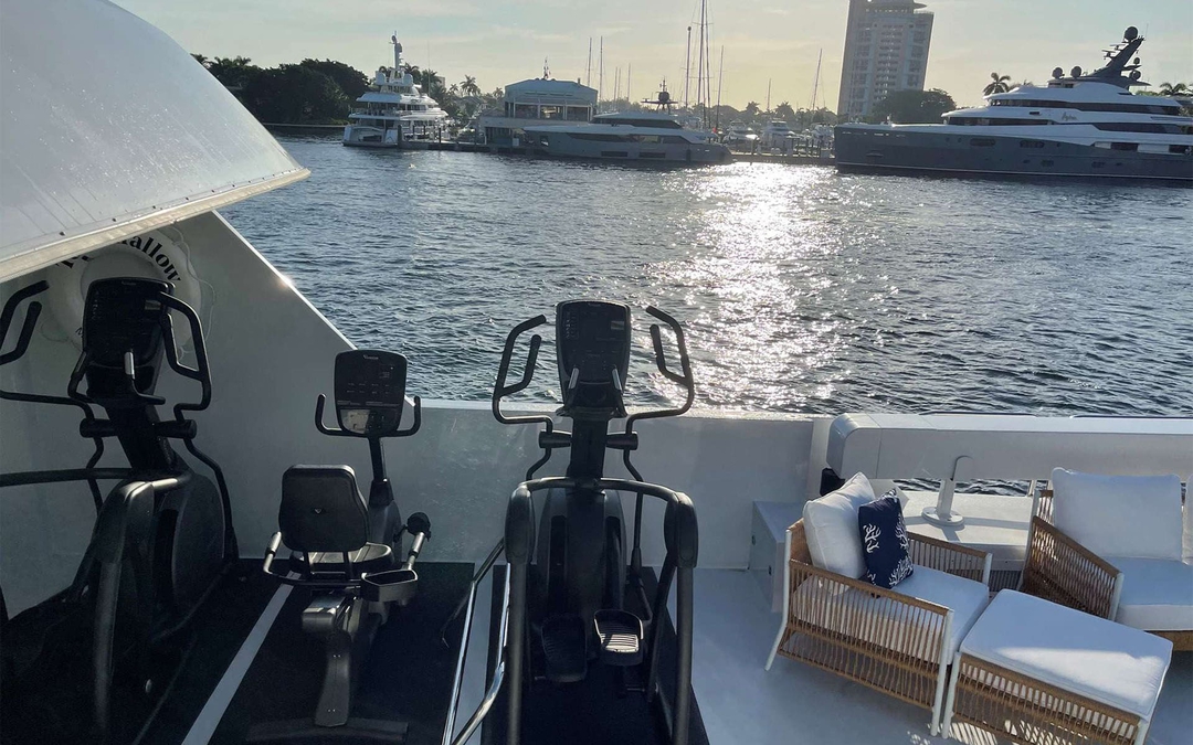 130' Hatteras
